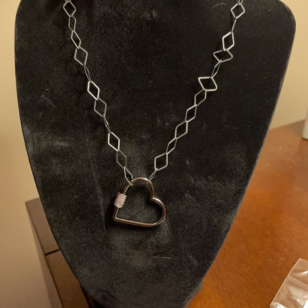 Hila heart necklace